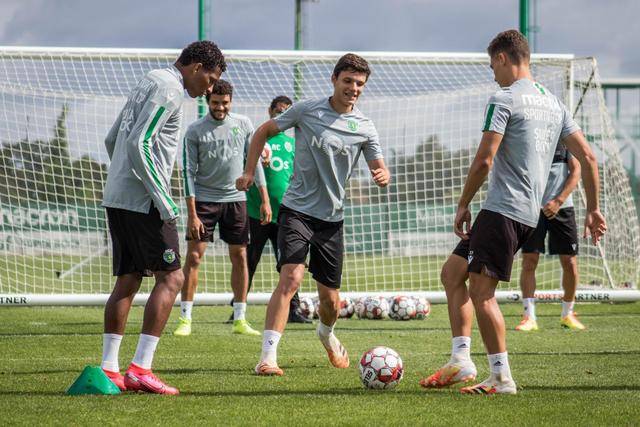 快船不敌鹈鹕跌回西部第4 活塞克国王止3连败